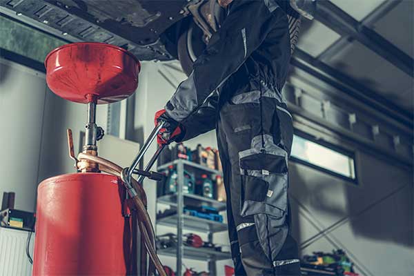 Las 5 claves sobre el cambio de aceite de tu coche